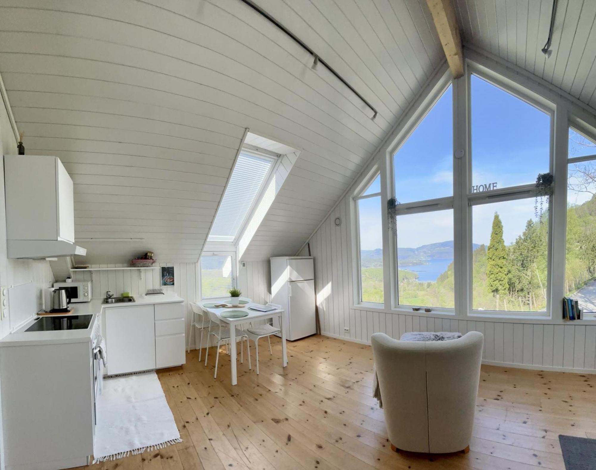 Fjord Road Apartment Hjelmeland Екстериор снимка