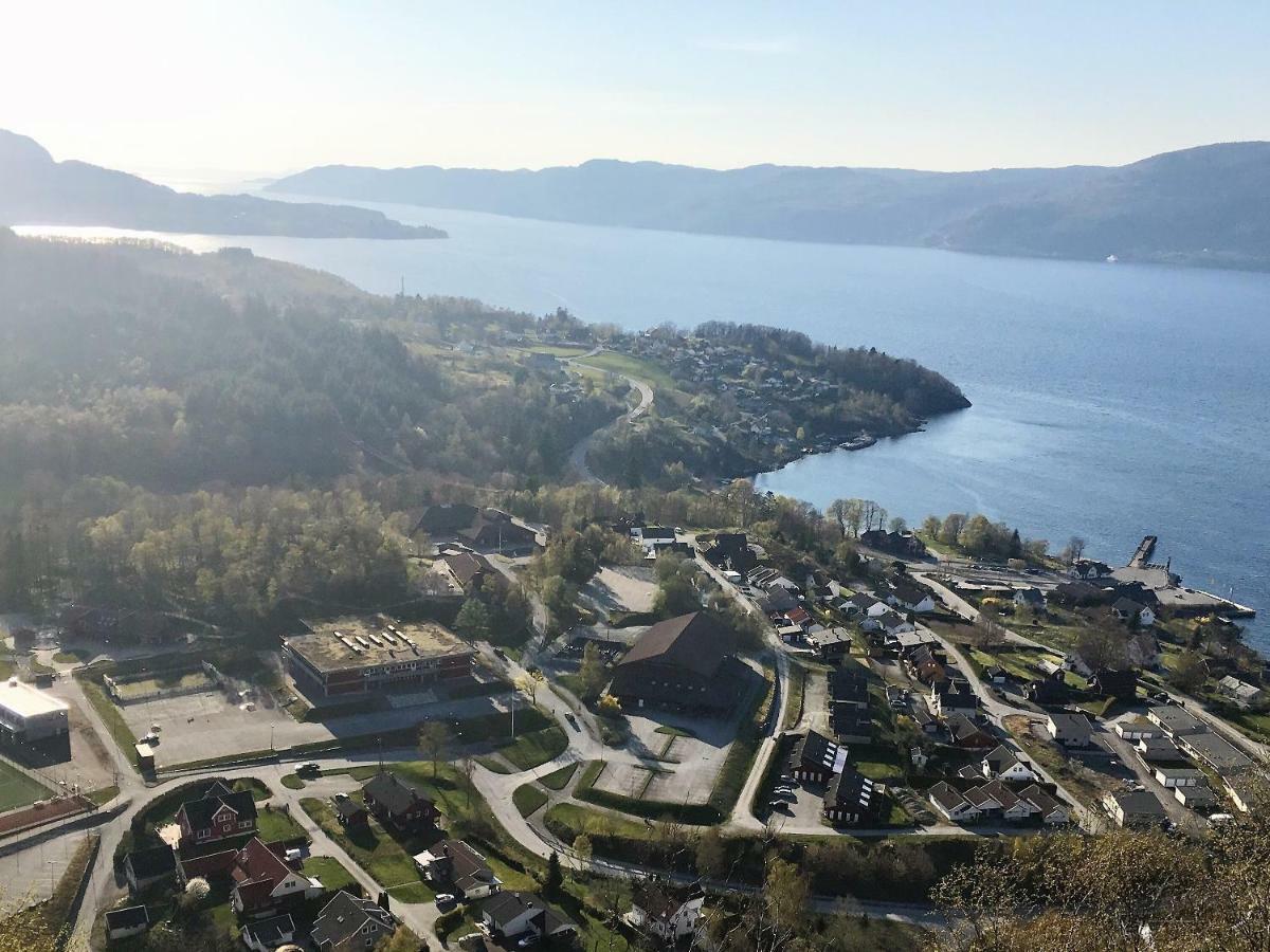 Fjord Road Apartment Hjelmeland Екстериор снимка